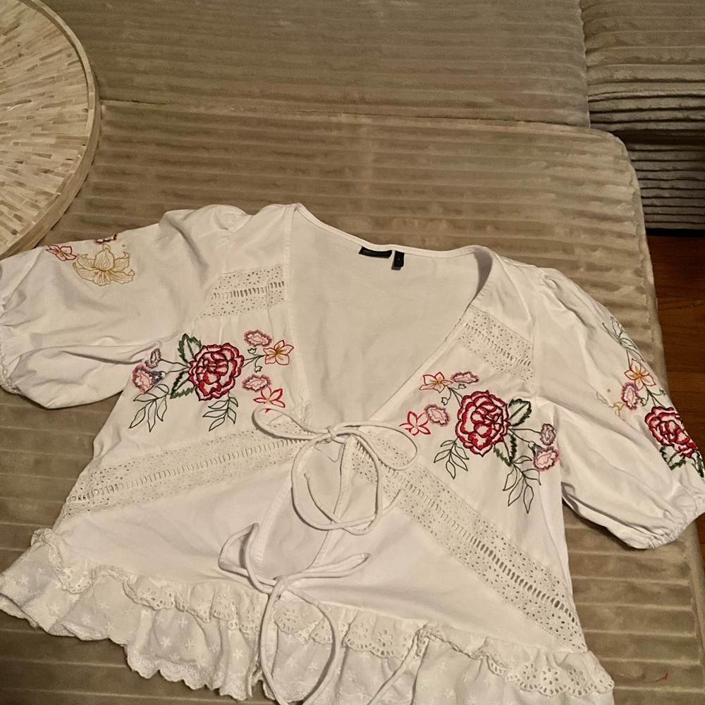 ASOS White Blouse with Floral Embroidery EUC